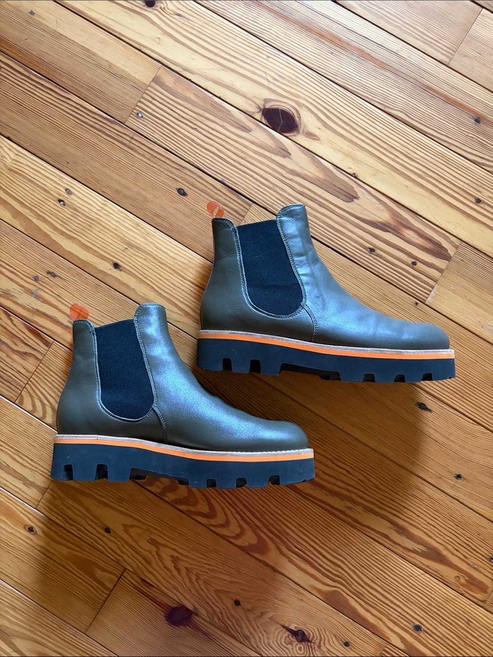 Montelliana | Green leather ankle boots - Picture 2 of 8